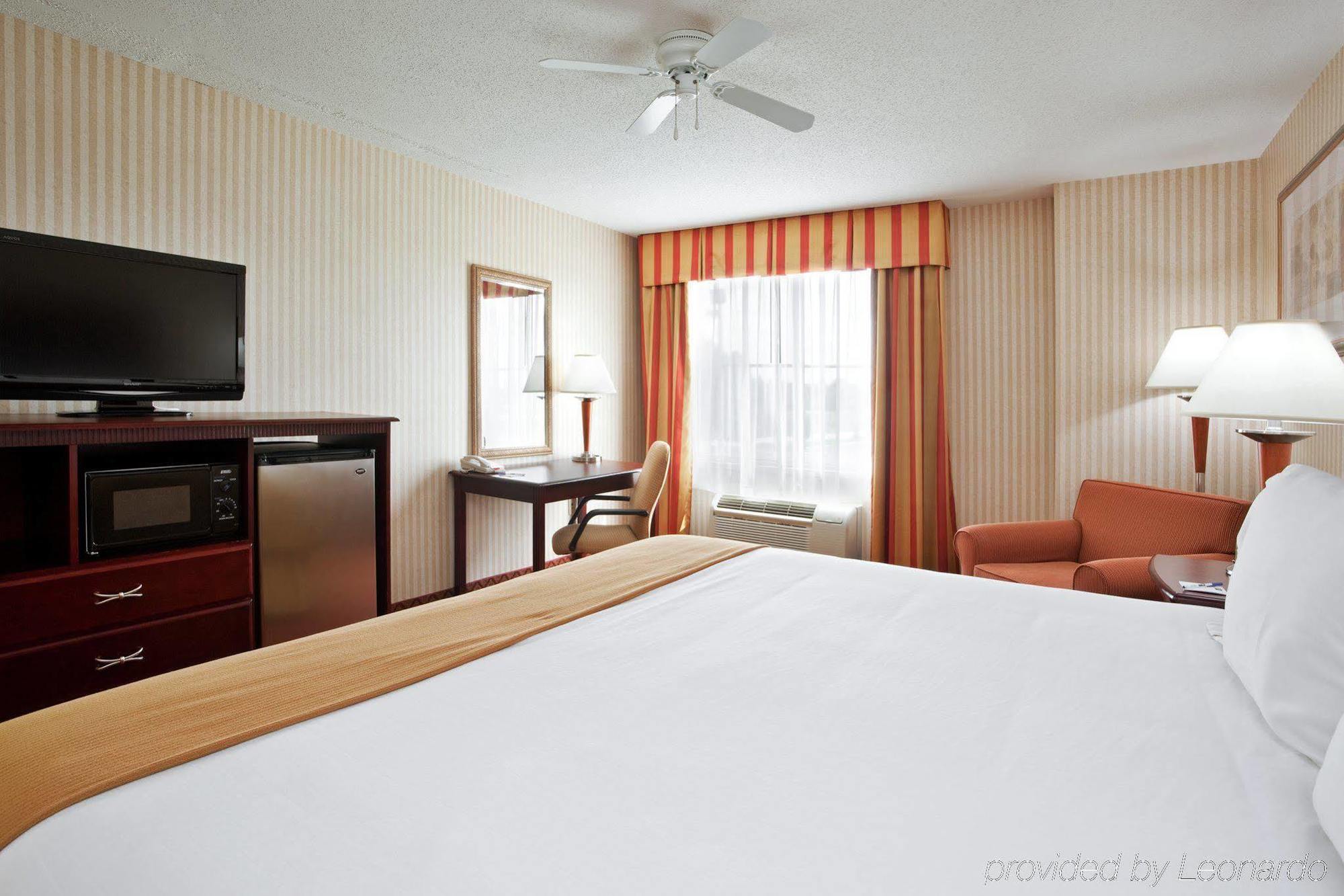 Holiday Inn Express Wixom By Ihg Cameră foto