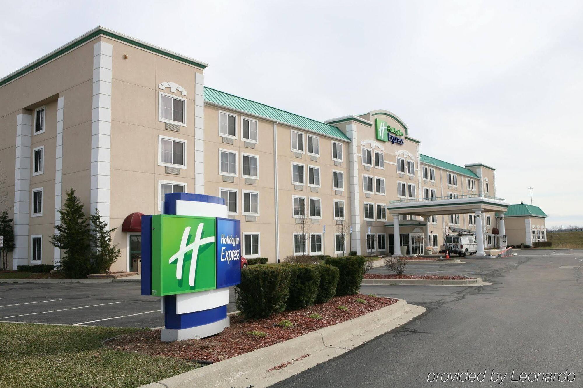 Holiday Inn Express Wixom By Ihg Exterior foto